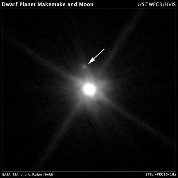 MK 2, la luna de Makemake, vista por el Hubble en abril de 2015 (NASA, ESA, A. Parker and M. Buie (Southwest Research Institute), W. Grundy (Lowell Observatory), and K. Noll (NASA GSFC)).