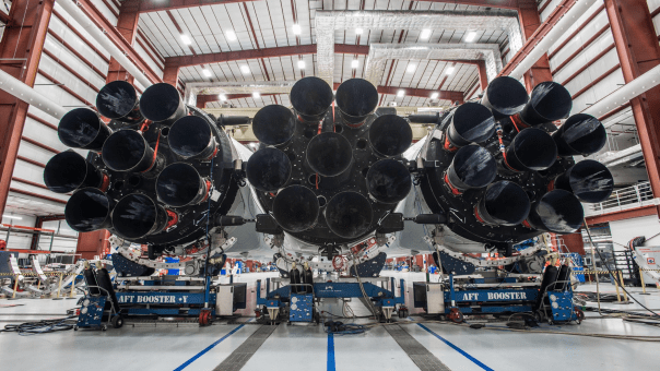 Los 27 motores del Falcon Heavy