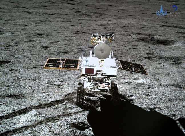 La sonda Chang'e 4 le devuelve la mirada al rover Yutu 2