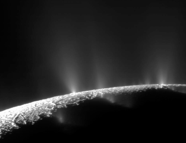 Chorros en el polo sur de Encélado