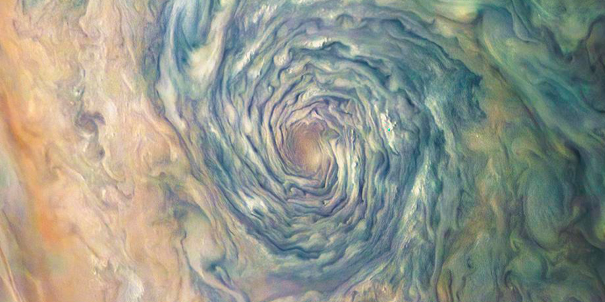 Vórtice de una tormenta en Júpiter captado por la sonda Juno en 2019
