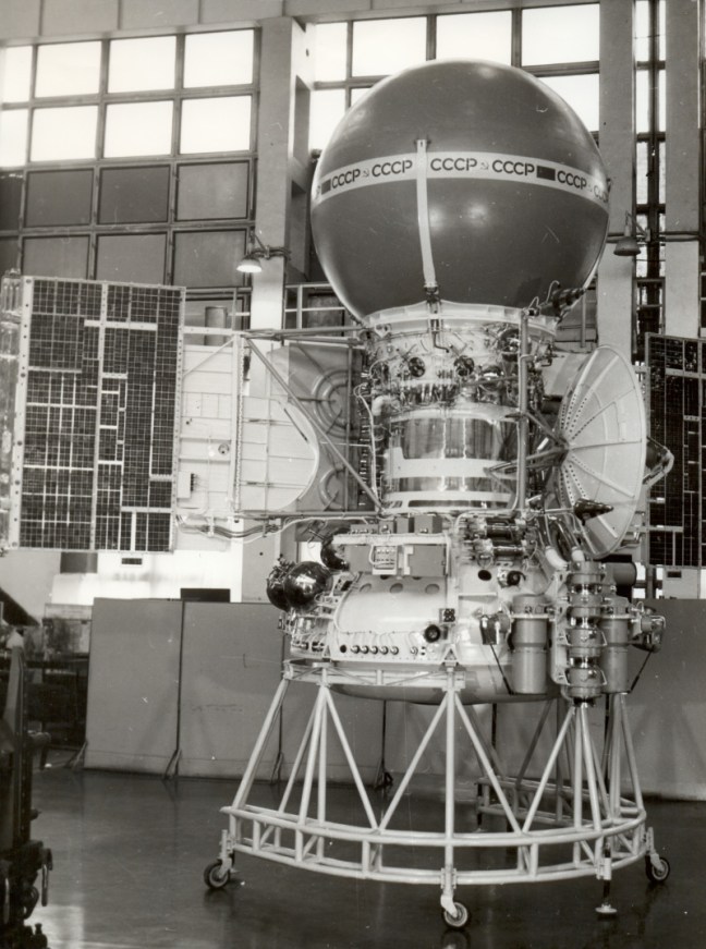 Maqueta de la sonda Venera 11