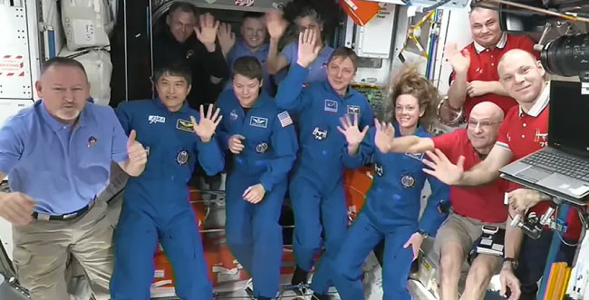 Miembros de Crew-9 ,Crew-10 y Soyuz MS-26 en la ISS tras el acoplamiento
