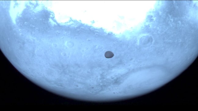 Deimos, la pequeña y más externa de las lunas de Marte captado por la sonda HERA de la ESA