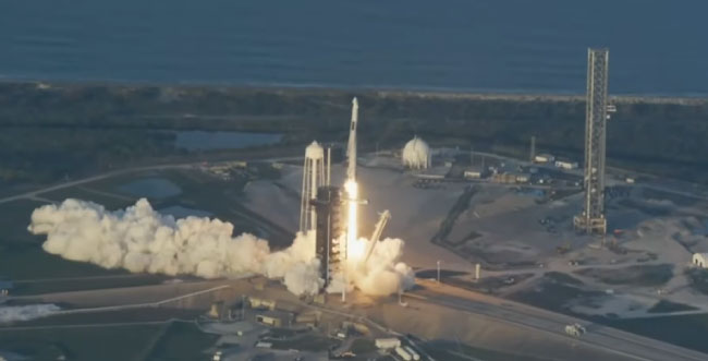 Despegue del Falcon 9 con la Crew Dragon Endurance transportando a la Crew-10 hacia la Estación Espacial Internacional