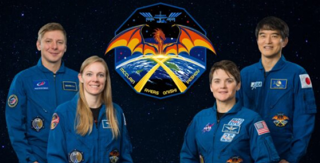 La tripulación de la Crew-10 Kirill Peskov, Anne McClain, Nichole Ayers y Takuya Onishi
