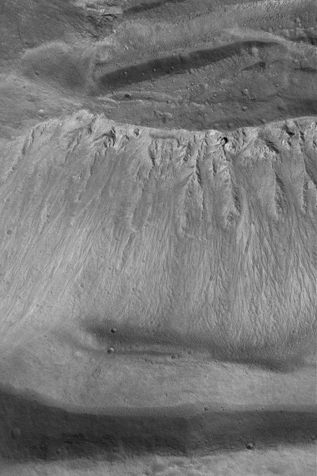 Pared interna de la caldera de Ascraeus Mons en Marte