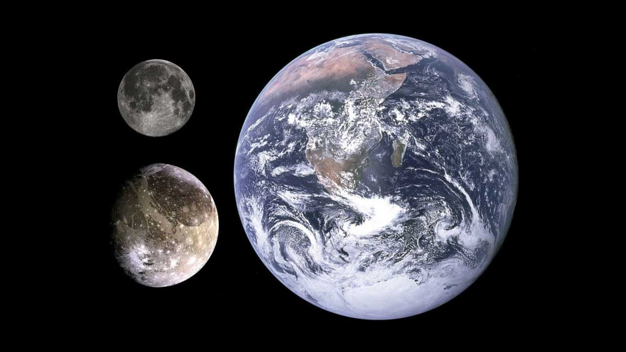 Comparación del diámetro de Ganímedes con el de la Luna y la Tierra