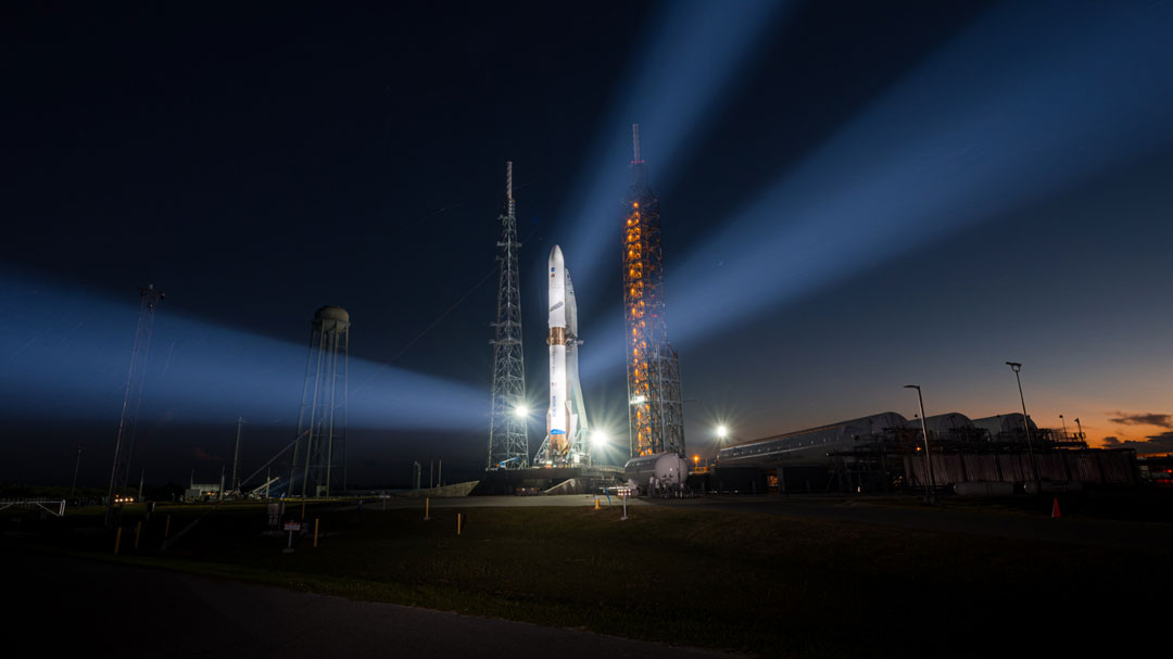 El cohete New Glenn de Blue Origin en la rampa de lanzamiento LC-36 de Cabo Cañaveral antes de la misión NG-2 con las sondas ESCAPADE de la NASA